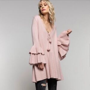 POL Boho Tiered Bell Sleeve Tunic Sweater Size Small in Pink
